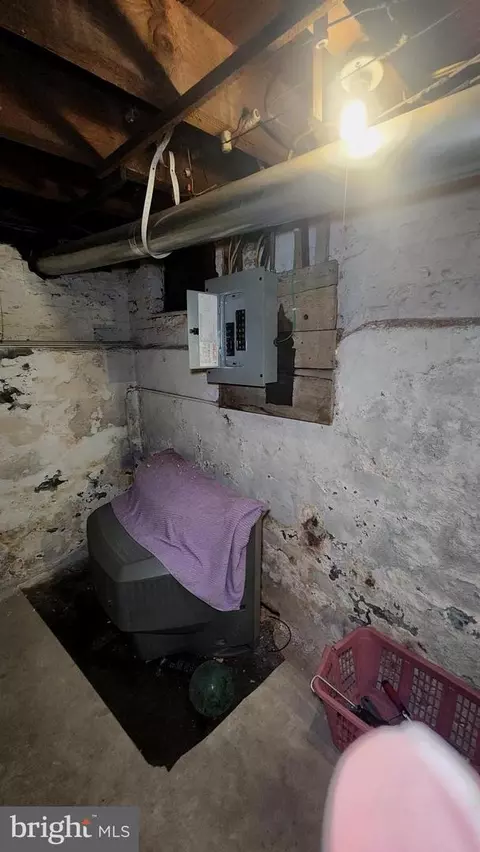 Bedroom - 932 Spring St, Reading, PA 19604 photo 5 of 5