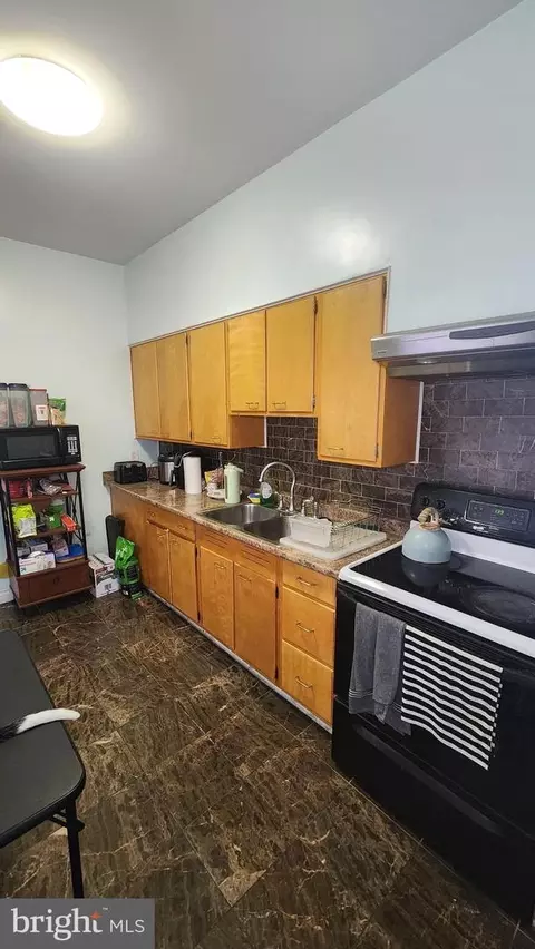 Kitchen - 932 Spring St, Reading, PA 19604 photo 2 of 3