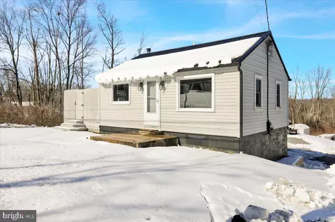 3736 Pricetown Rd, Fleetwood, PA 19522