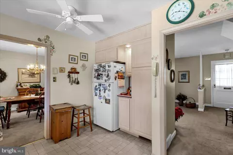 Kitchen - 904 Snyder Rd, Reading, PA 19609 photo 3 of 3
