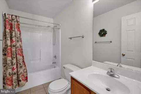 Bath - 1417 Gregg Ave, Reading, PA 19607 photo 3 of 3