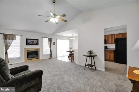 Living - 1417 Gregg Ave, Reading, PA 19607 photo 2 of 3