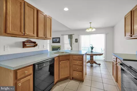 Kitchen - 1417 Gregg Ave, Reading, PA 19607 photo 5 of 6