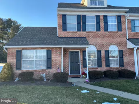 1 Ashfield Ct, Shillington, PA 19607