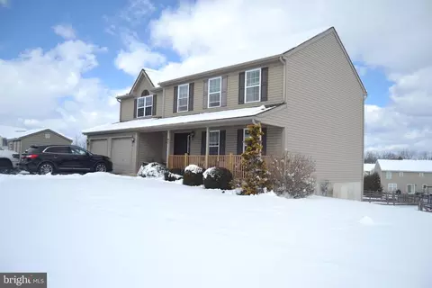 47 Walnut Dr W, Bernville, PA 19506