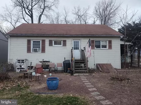 204 Legion Dr, Bethel, PA 19507