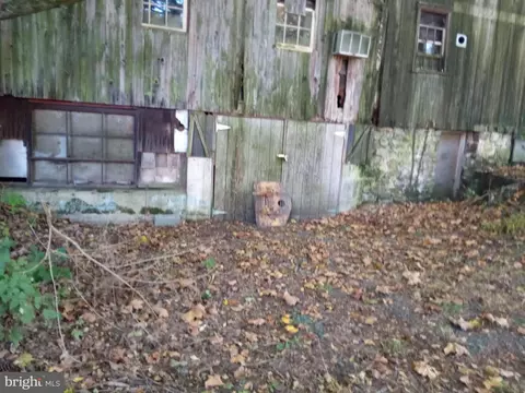 503 Exeter Rd, Reading, PA 19606 photo 3