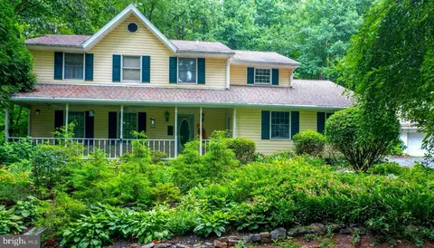 23 Apple Ln, Fleetwood, PA 19522