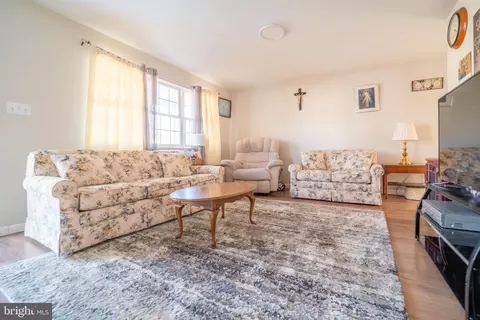 4520 Hillside Rd, Reading, PA 19606 photo 2