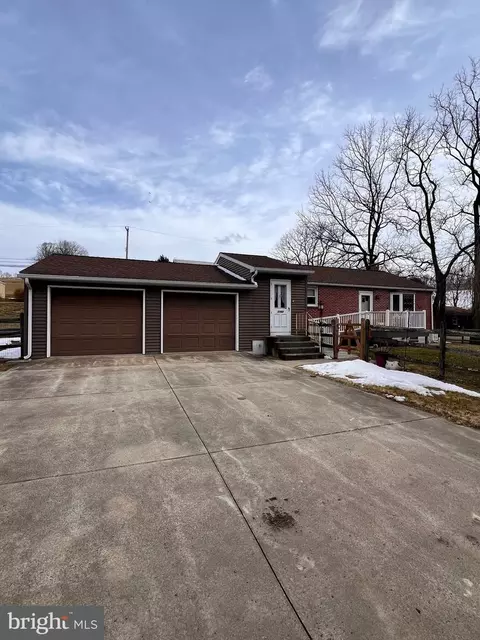 16 N Grim Mill Rd, Boyertown, PA 19512