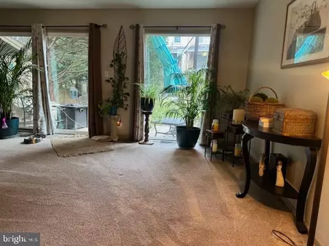 Living - 90 Medinah Dr, Reading, PA 19607 photo 3 of 6