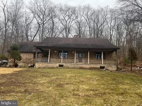 1307 Powdermll Hollow Rd, Boyertown, PA 19512