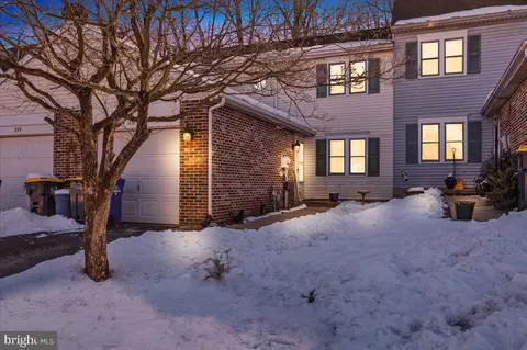251 S 4th St, Womelsdorf, PA 19567
