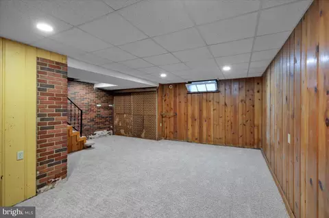 Living - 392 Sunset Rd, West Reading, PA 19611 photo 2 of 2