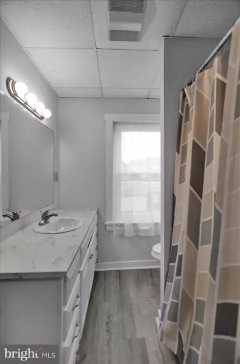 Bath - 392 Sunset Rd, West Reading, PA 19611 photo 2 of 2