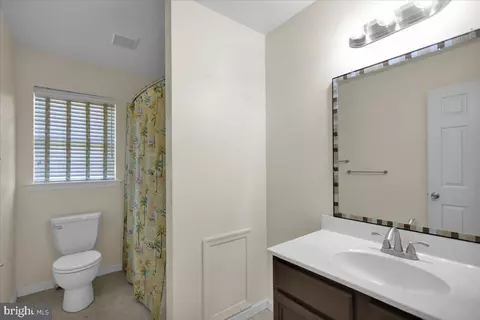 Bath - 226 N Sandy Ln, Reading, PA 19608 photo 2 of 2