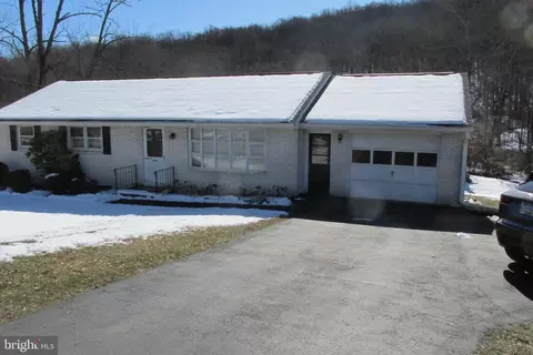 892 Church Rd, Reading, PA 19607