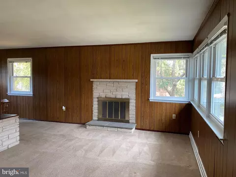 Living - 328 W Elm St, Reading, PA 19607 photo 1 of 1