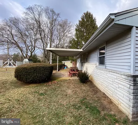 Exterior - 328 W Elm St, Reading, PA 19607 photo 5 of 7