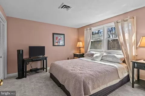Bedroom - 538 Campus Rd, Wyomissing, PA 19610 photo 3 of 7