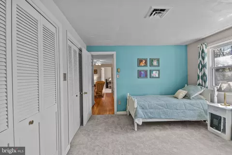 Bedroom - 538 Campus Rd, Wyomissing, PA 19610 photo 6 of 7