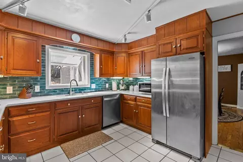 Kitchen - 538 Campus Rd, Wyomissing, PA 19610 photo 1 of 3