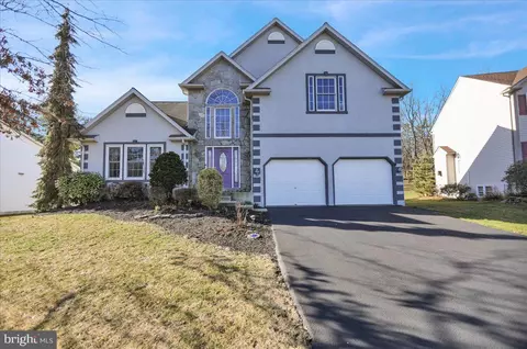 4197 Hill Terrace Dr, Reading, PA 19608