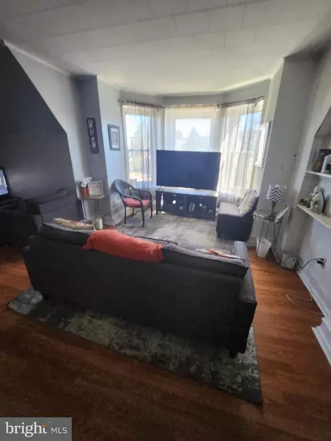 Living - 626 Centre Ave, Reading, PA 19601 photo 1 of 9