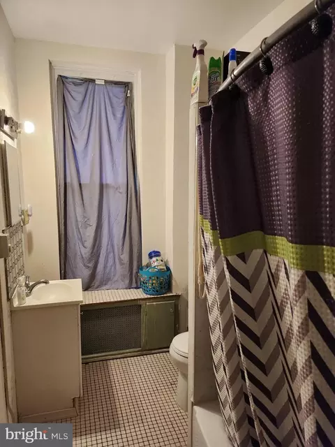 Bath - 626 Centre Ave, Reading, PA 19601 photo 2 of 2
