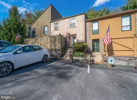 73 Wedge Ln, Reading, PA 19607