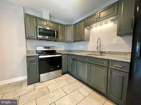 Kitchen - 129 Spring Valley Rd, Reading, PA 19605 photo 2 of 3