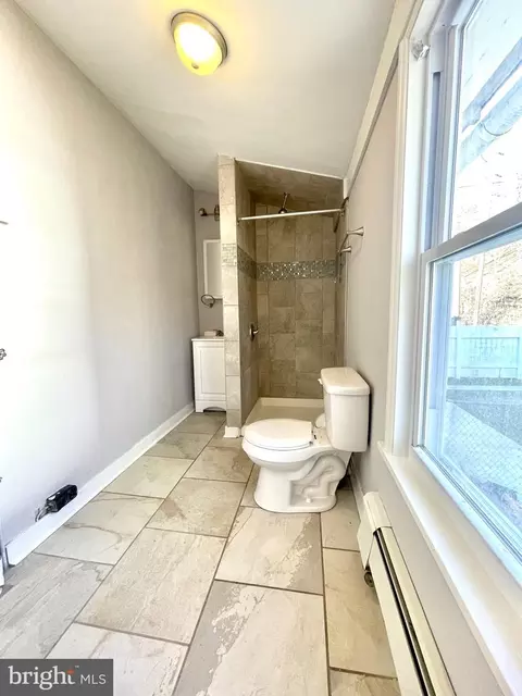 Bath - 129 Spring Valley Rd, Reading, PA 19605 photo 1 of 3