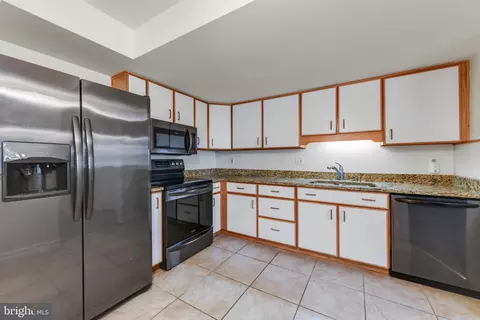 Kitchen - 9 D Fairway Rd, Reading, PA 19607 photo 3 of 4