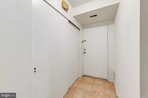 Entry Way - 9 D Fairway Rd, Reading, PA 19607 photo 1 of 2