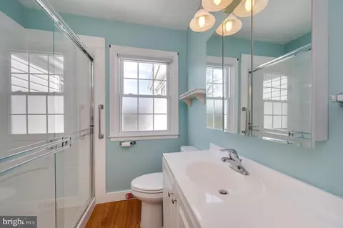 Bath - 111 Beverly Ave, Reading, PA 19607 photo 1 of 2