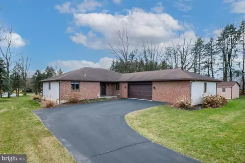 10 Wooltown Rd, Wernersville, PA 19565