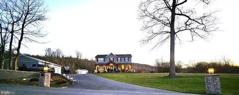 91 Lee Spring Rd, Blandon, PA 19510