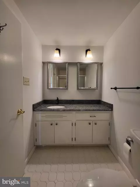 Bath - 1375 Pershing Blvd #603, Reading, PA 19607 photo 7 of 9