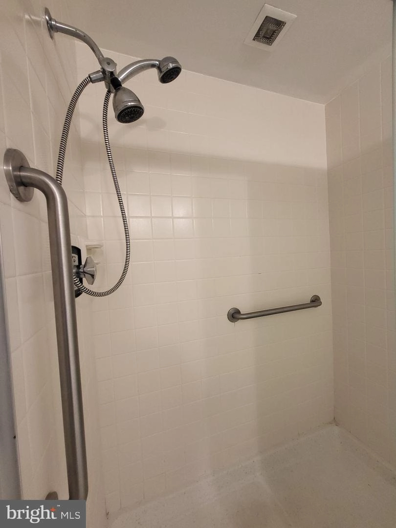 Bath - 1375 Pershing Blvd #603, Reading, PA 19607 photo 9 of 9