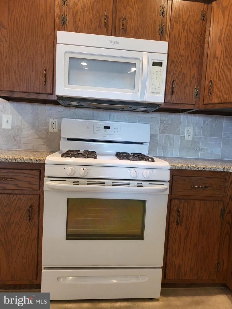 Kitchen - 1375 Pershing Blvd #603, Reading, PA 19607 photo 4 of 4
