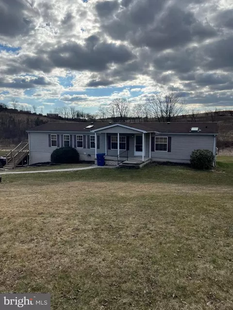 33 Walnut Rd, Hamburg, PA 19526