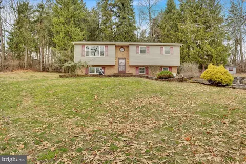 1030 Victory Cr, Reading, PA 19605