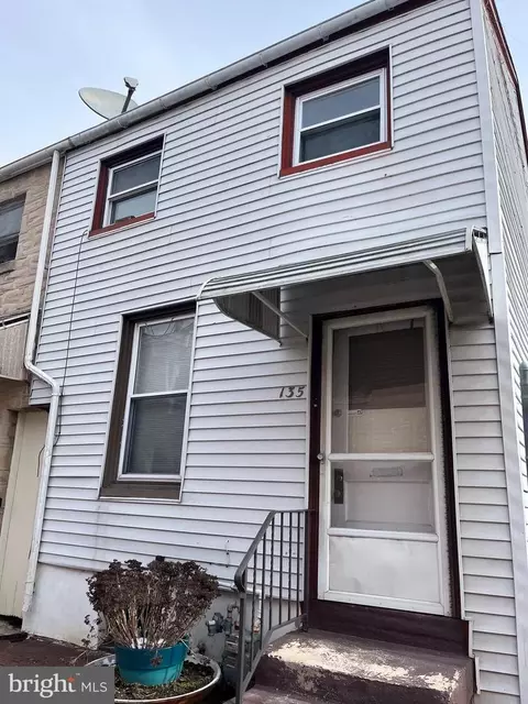 135 Carpenter St, Reading, PA 19602