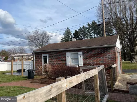 Exterior - 411 Parkside Ave, Reading, PA 19607 photo 3 of 6