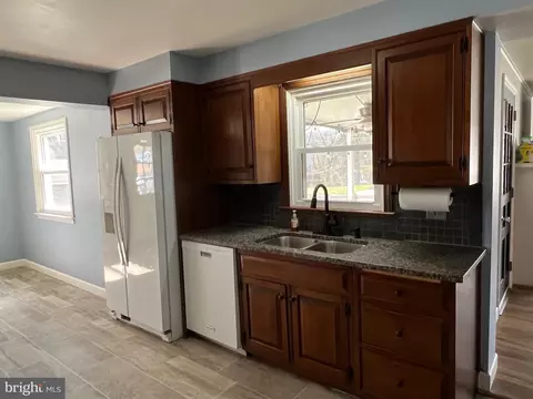 Kitchen - 411 Parkside Ave, Reading, PA 19607 photo 2 of 3