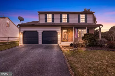 Exterior - 3414 Mohegan Dr, Reading, PA 19608 photo 2 of 8