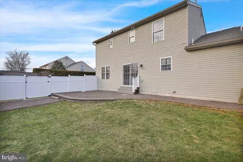 Exterior - 3414 Mohegan Dr, Reading, PA 19608 photo 6 of 8