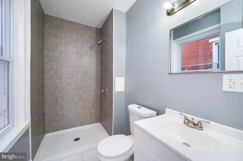Bath - 721 N Front St, Reading, PA 19601 photo 2 of 3