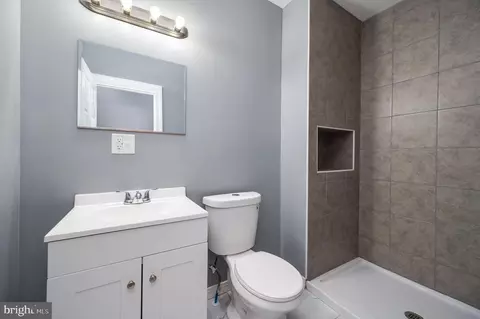 Bath - 721 N Front St, Reading, PA 19601 photo 3 of 3