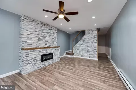 Living - 721 N Front St, Reading, PA 19601 photo 3 of 4